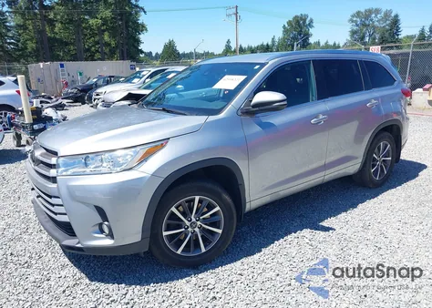 2018 Toyota Highlander Xle из США, поврежденный, VIN 5TDJZRFH6JS832825